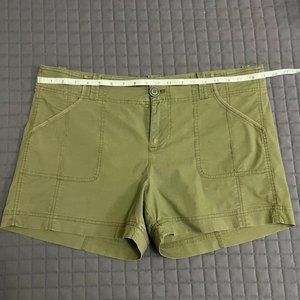 Shorts olive green